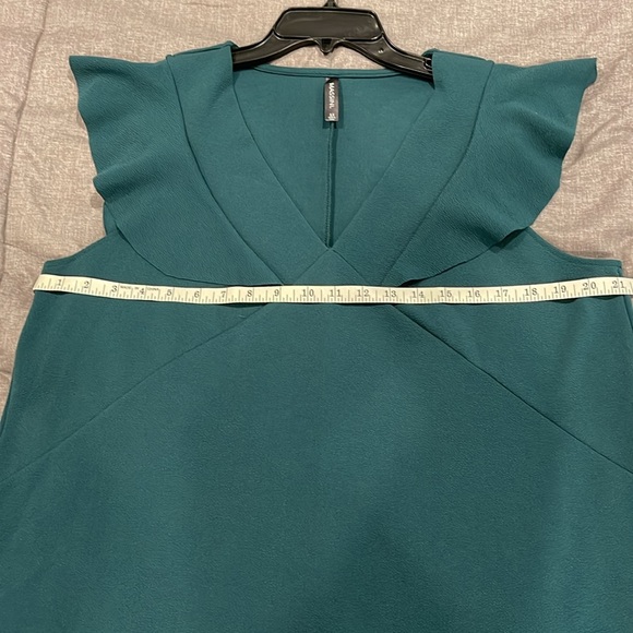 Massini green dress, size 1x, comfortable and stretchy. - Picture 4 of 9